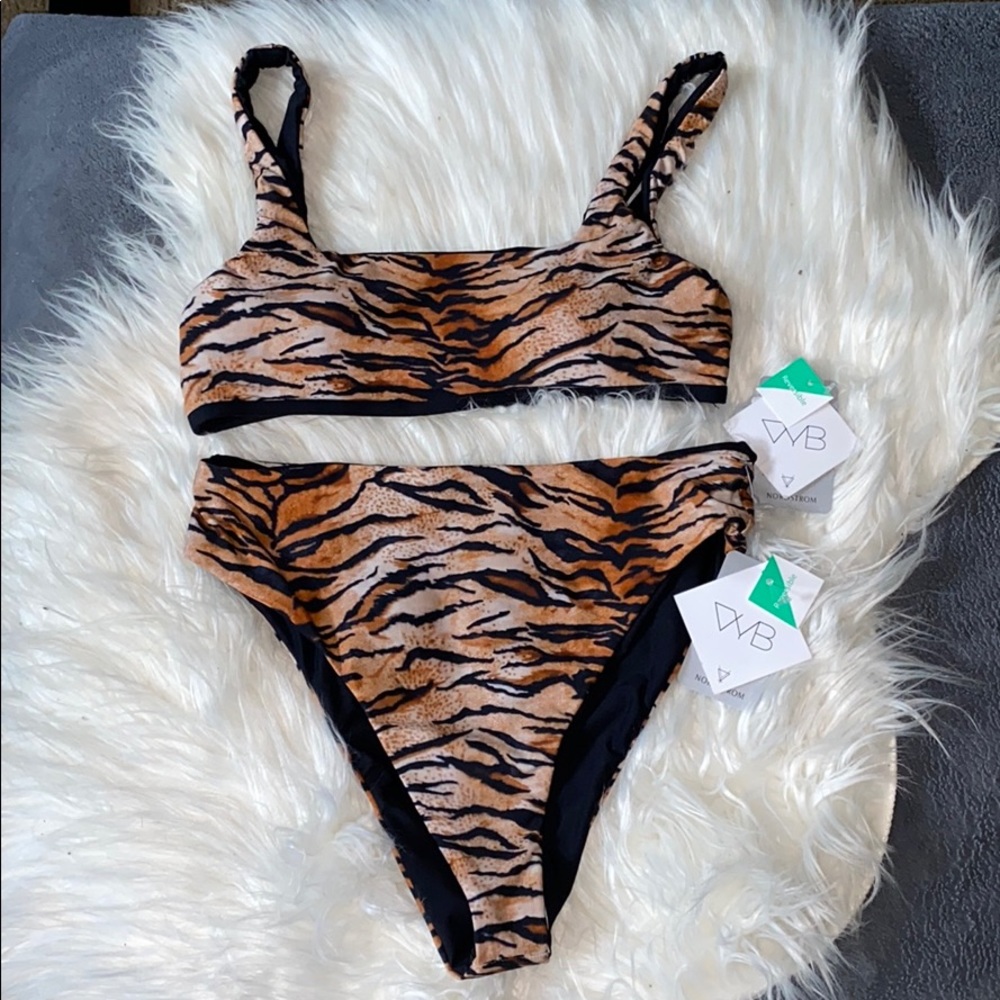 NWT animal print bikini - 2 PIECES